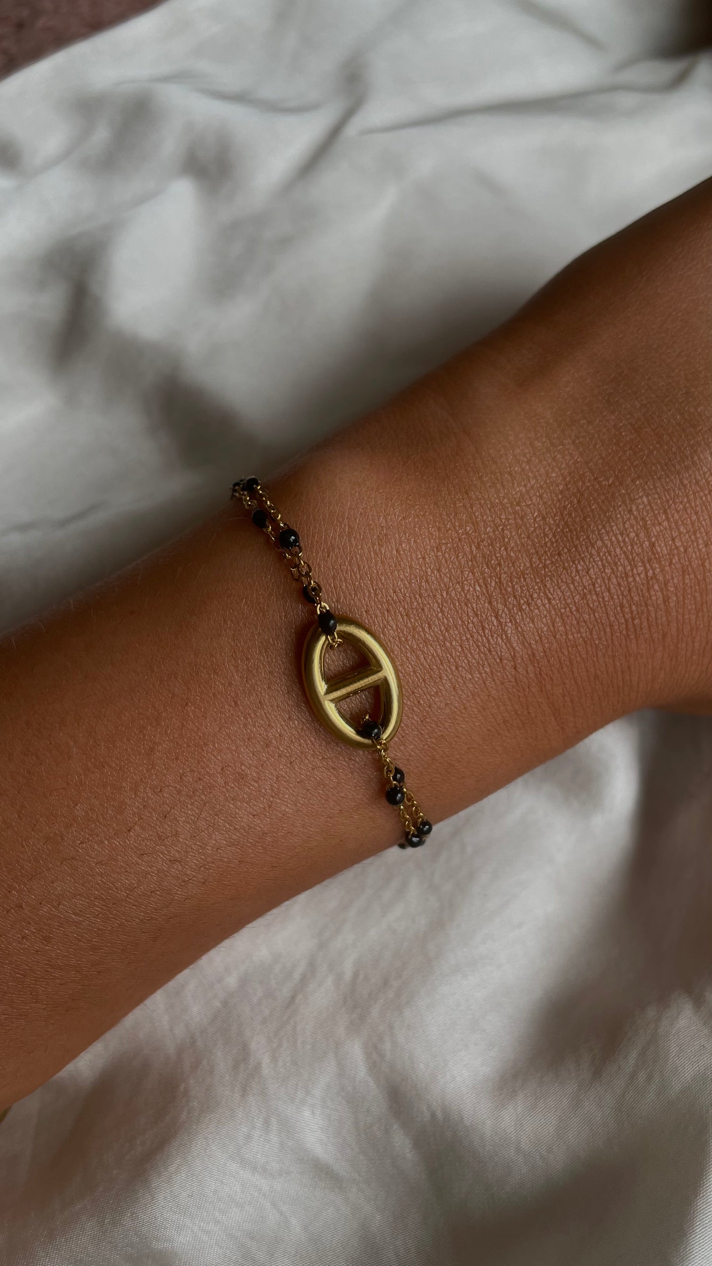 Bracelet NIA noir doré